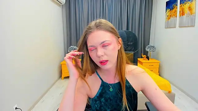 Strawberrye online show from 01.25.25