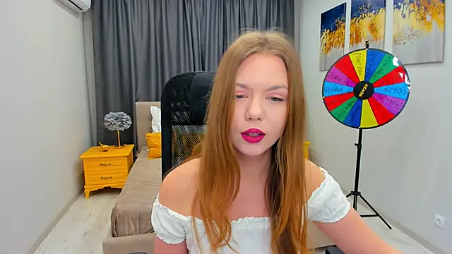 Strawberrye online show from 02.05.25