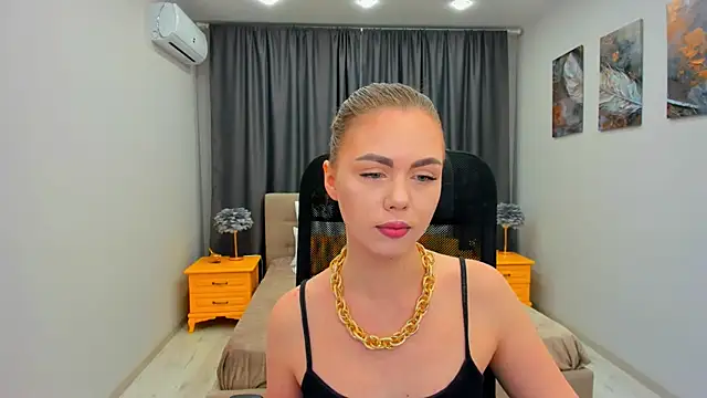 Strawberrye online show from 02.22.25