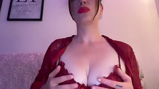 Snapshot of EmilyBlue chatting on 07.15.26 EmilyBlue online show from 07.15.26