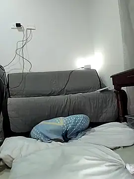 Snapshot of estrella_tasty chatting on 04.12.26 estrella tasty online show from 04.12.26