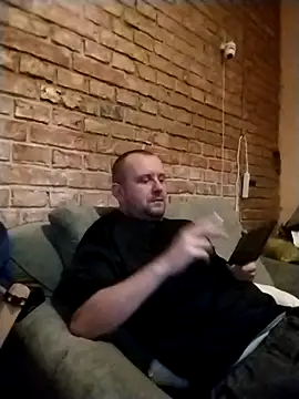 Snapshot of MrWhitePL chatting on 10.29.25 MrWhitePL online show from 10.29.25