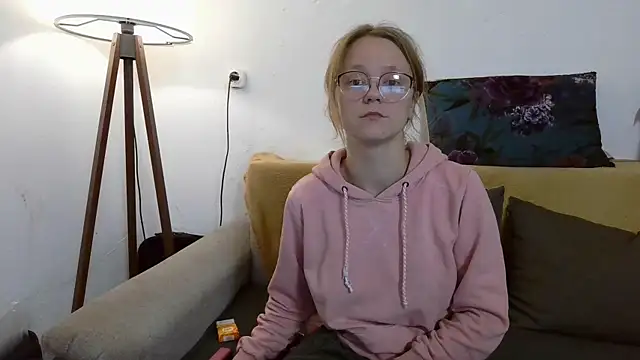 little-leni online show from 12.02.25