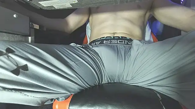 Dick and muscles online show from 09.10.25