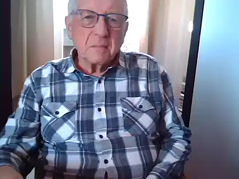 Snapshot of johnjohn622662 chatting on 04.08.26 johnjohn622662 online show from 04.08.26