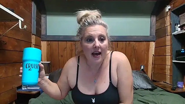 Snapshot of lisaxlovexxx chatting on 05.02.26 lisaxlovexxx online show from 05.02.26