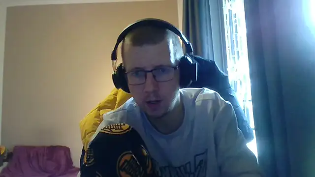 Snapshot of David250692 chatting on 10.07.25 David250692 online show from 10.07.25