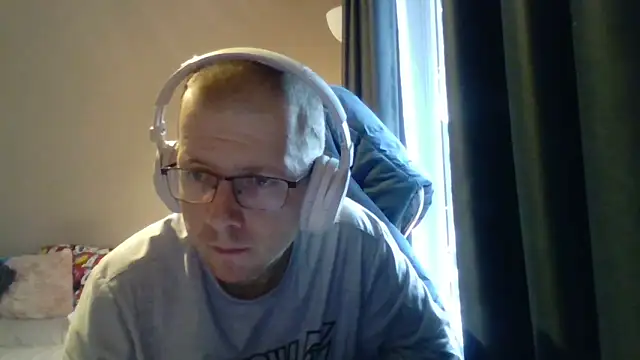 Snapshot of David250692 chatting on 03.27.26 David250692 online show from 03.27.26