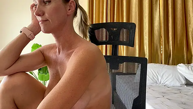 Snapshot of KatnessHot chatting on 02.02.25 KatnessHot online show from 02.02.25