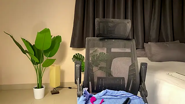 Snapshot of KatnessHot chatting on 09.11.25 KatnessHot online show from 09.11.25