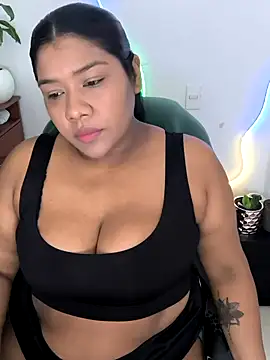 Snapshot of paola091 chatting on 04.24.26 paola091 online show from 04.24.26