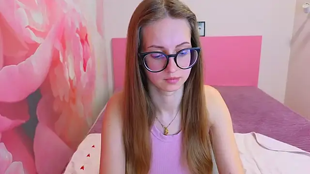 AliceAdams online show from 04.08.26