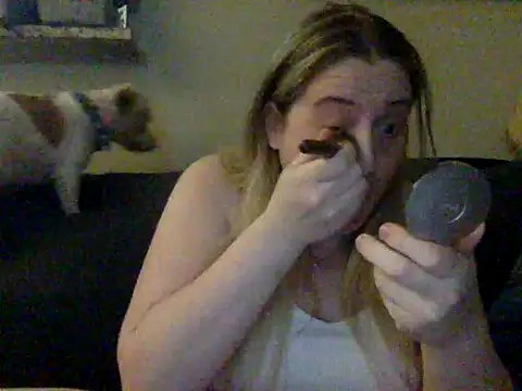 Snapshot of Hleigh327 chatting on 03.14.25 Hleigh327 online show from 03.14.25