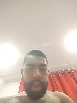 Snapshot of Aroon_Stonne chatting on 07.25.26 Aroon Stonne online show from 07.25.26