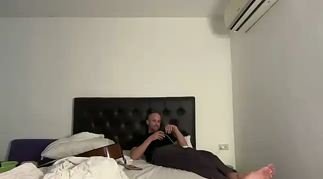 Snapshot of CamCrestXXX chatting on 12.29.24 CamCrestXXX online show from 12.29.24