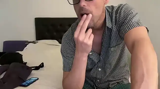 Snapshot of CamCrestXXX chatting on 01.08.25 CamCrestXXX online show from 01.08.25