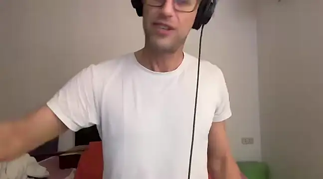 Snapshot of CamCrestXXX chatting on 01.12.25 CamCrestXXX online show from 01.12.25