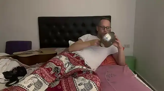 Snapshot of CamCrestXXX chatting on 01.12.25 CamCrestXXX online show from 01.12.25