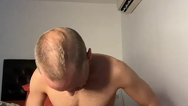 Snapshot of CamCrestXXX chatting on 01.31.25 CamCrestXXX online show from 01.31.25