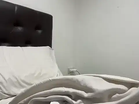 Snapshot of CamCrestXXX chatting on 03.20.25 CamCrestXXX online show from 03.20.25