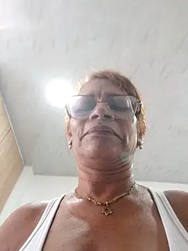 Snapshot of BustyMilf_ chatting on 02.14.26 BustyMilf online show from 02.14.26