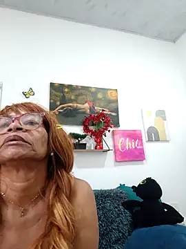 Snapshot of BustyMilf_ chatting on 05.03.26 BustyMilf online show from 05.03.26