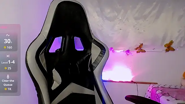 ninatiny online show from 11.15.25