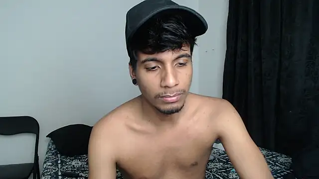 Snapshot of stevenosori chatting on 10.31.25 stevenosori online show from 10.31.25