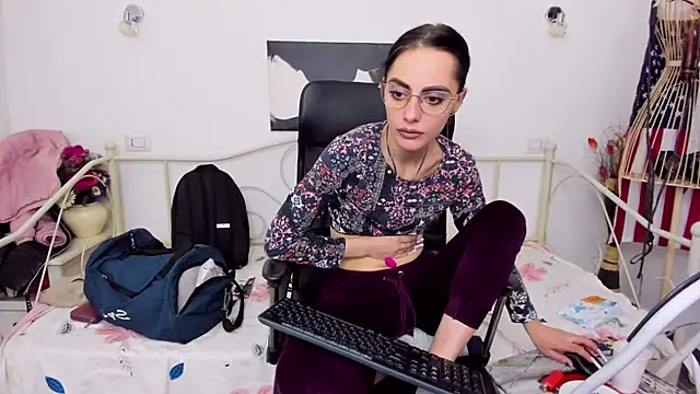 Snapshot of jessystarr chatting on 02.10.25 jessystarr online show from 02.10.25