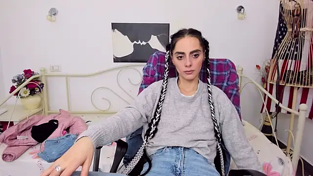 Snapshot of jessystarr chatting on 02.16.25 jessystarr online show from 02.16.25