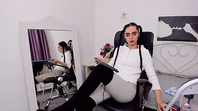 Snapshot of jessystarr chatting on 02.26.25 jessystarr online show from 02.26.25