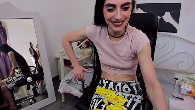 Snapshot of jessystarr chatting on 03.18.25 jessystarr online show from 03.18.25