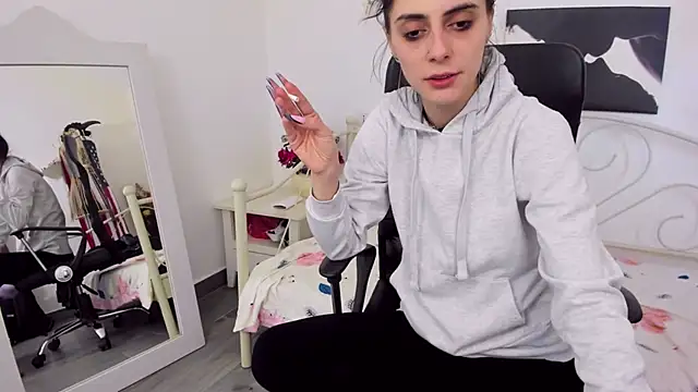 Snapshot of jessystarr chatting on 03.21.25 jessystarr online show from 03.21.25