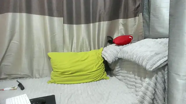 Snapshot of jessystarr chatting on 11.14.25 jessystarr online show from 11.14.25