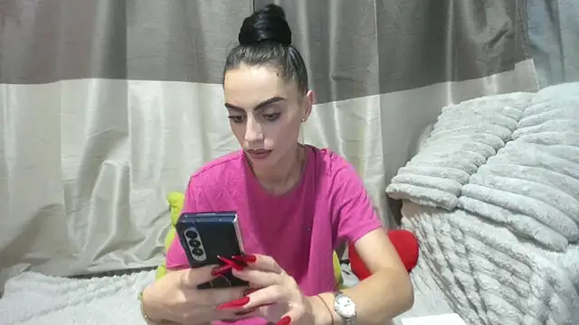 Snapshot of jessystarr chatting on 11.17.25 jessystarr online show from 11.17.25