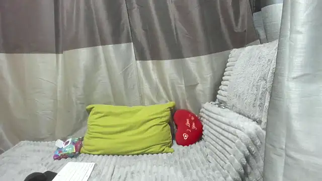 Snapshot of jessystarr chatting on 11.24.25 jessystarr online show from 11.24.25