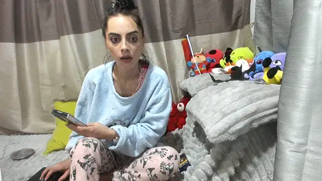 Snapshot of jessystarr chatting on 12.02.25 jessystarr online show from 12.02.25