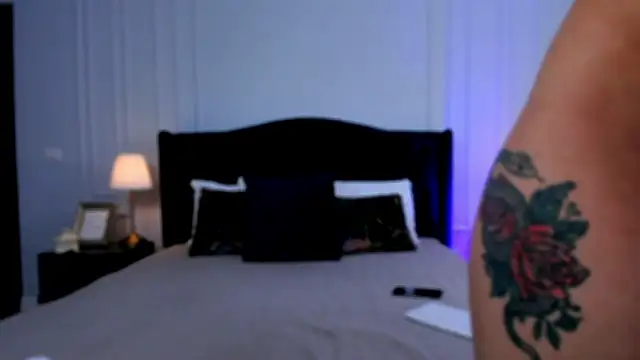 ElizzaBubble online show from 01.13.25