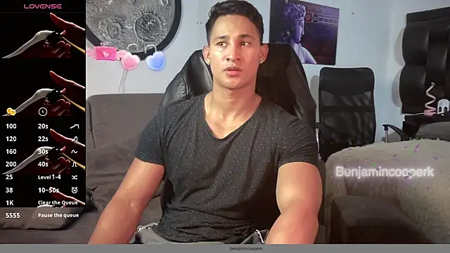 Snapshot of BenjaminCooperk chatting on 10.16.25 BenjaminCooperk online show from 10.16.25