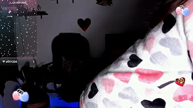 Snapshot of Ariella_tits chatting on 02.17.25 Ariella tits online show from 02.17.25