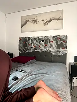 Clara-xoxo online show from 10.31.25