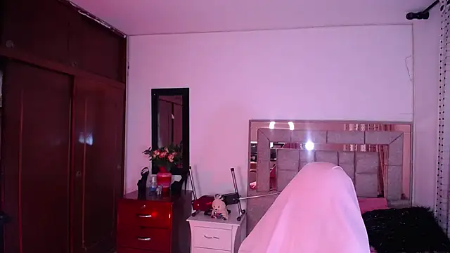 Snapshot of salomecastro_ chatting on 03.22.25 salomecastro online show from 03.22.25