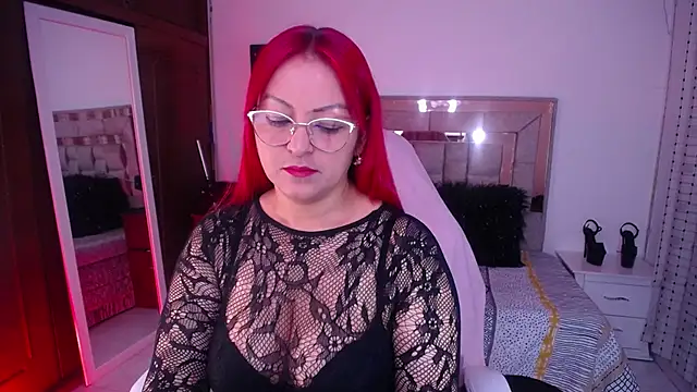 Snapshot of salomecastro_ chatting on 09.30.25 salomecastro online show from 09.30.25