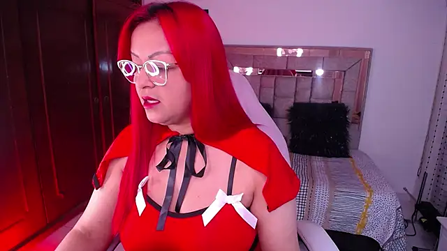 Snapshot of salomecastro_ chatting on 10.27.25 salomecastro online show from 10.27.25