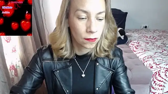 Snapshot of cristin_doll_ chatting on 02.06.26 cristin doll online show from 02.06.26