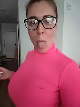 HollyTattoo online show from 12.12.24