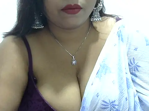 Snapshot of ROSEE_MERRYYYY chatting on 10.25.25 ROSEE MERRYYYY online show from 10.25.25