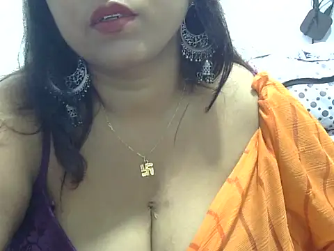 Snapshot of ROSEE_MERRYYYY chatting on 04.18.26 ROSEE MERRYYYY online show from 04.18.26