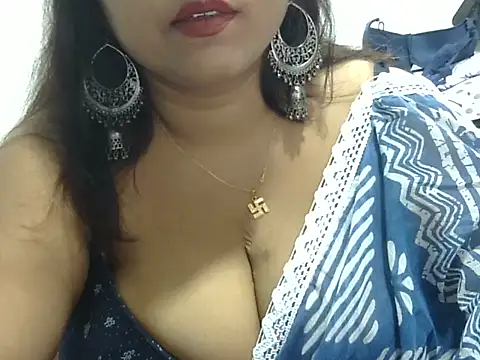 Snapshot of ROSEE_MERRYYYY chatting on 04.23.26 ROSEE MERRYYYY online show from 04.23.26
