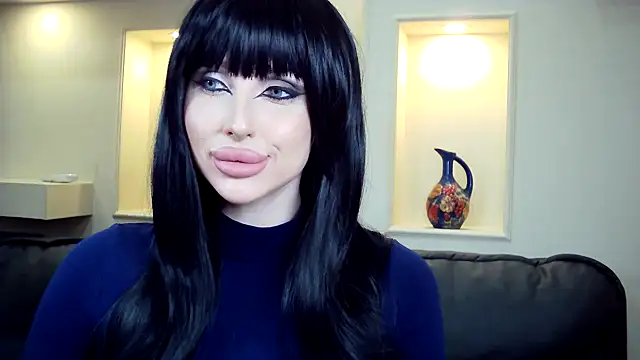 Snapshot of Lady_Joli chatting on 11.17.25 Lady Joli online show from 11.17.25